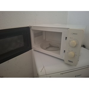 Használt Zanussi ZM 21M1 Mikrohullámú Sütő [H16401] 