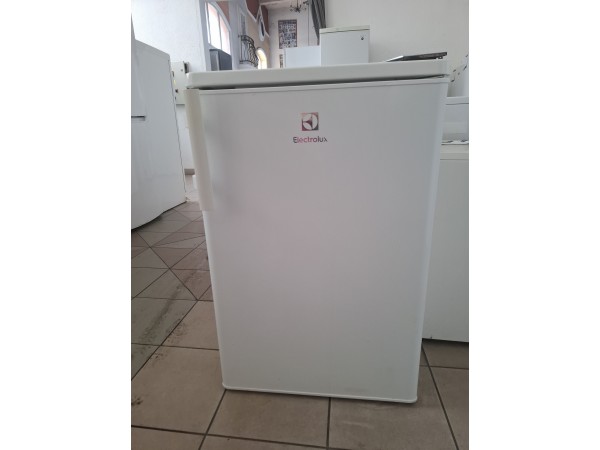 Használt Electrolux ERT1502F0W3 Normál Hűtőszekrény [KH170] 