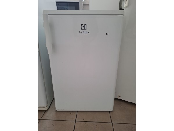 Használt Electrolux ERT1502F0W3 Normál Hűtőszekrény [H16112] 