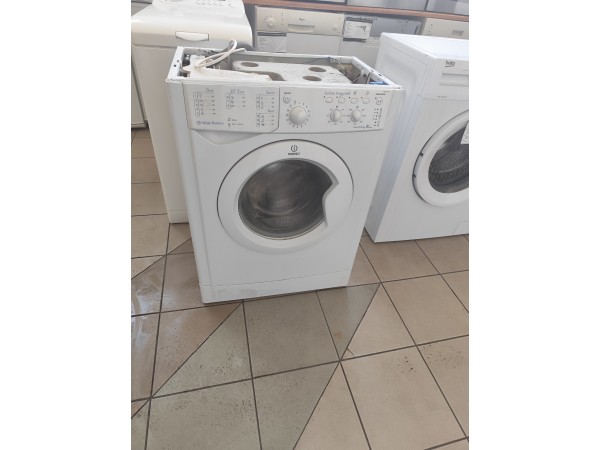 Használt Indesit IWSC51051 elöltöltős keskeny mosógép [H16204] 